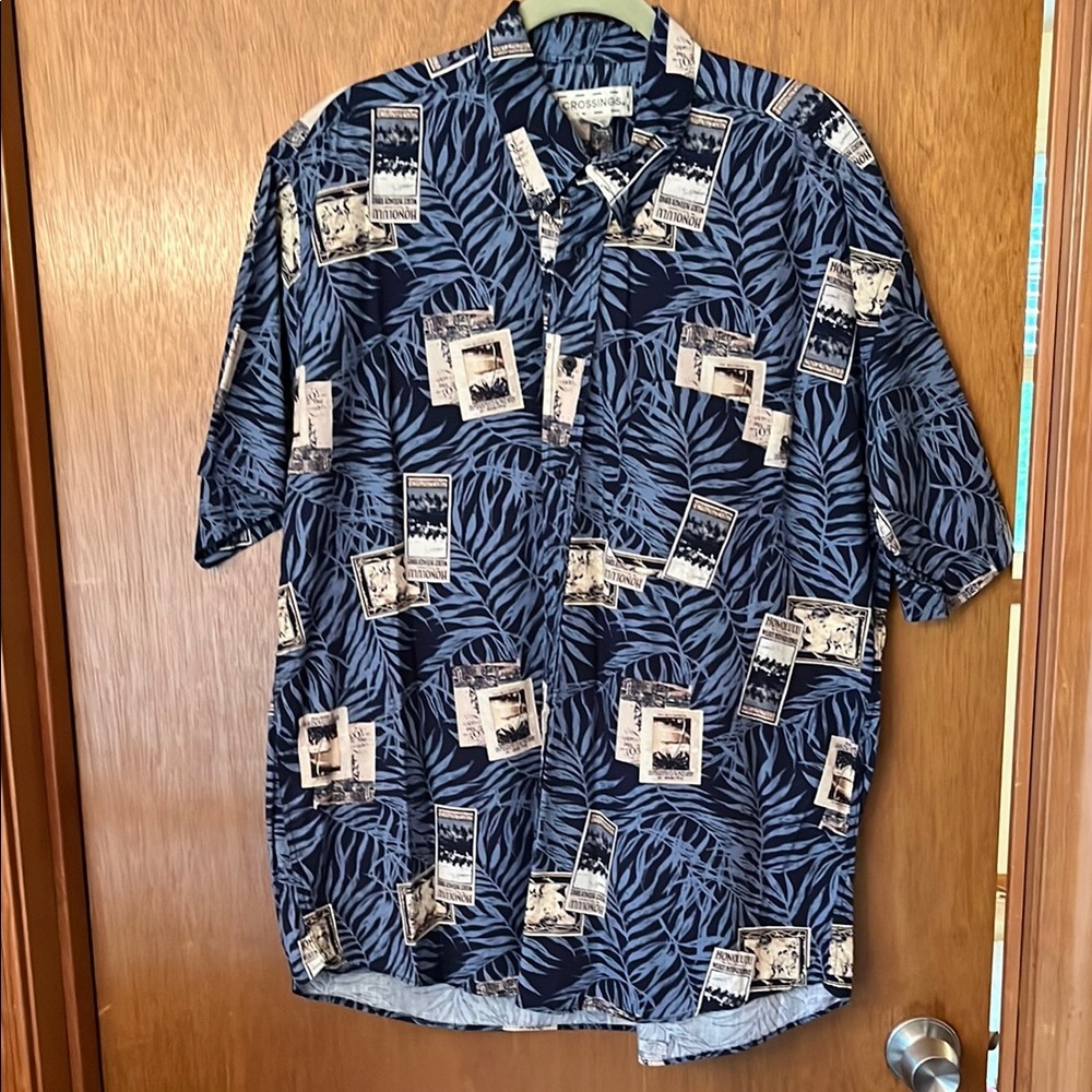Crossings Men’s Navy Blue Hawaiian Pattern Shirt